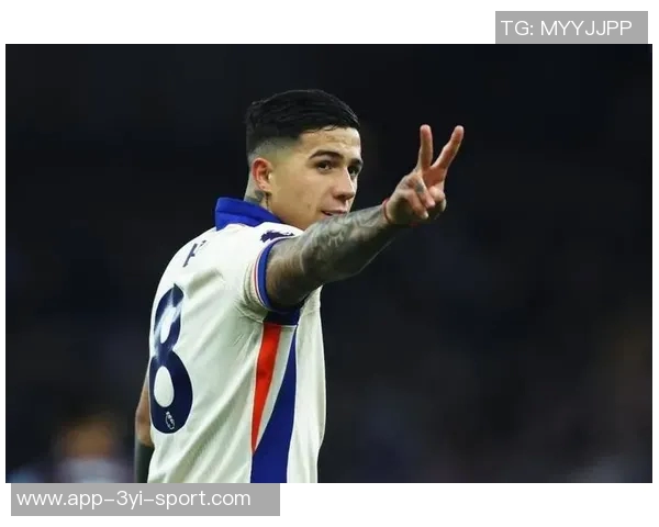 恩佐与加纳乔共同探讨切尔西圣诞慈善活动的足球团结力量